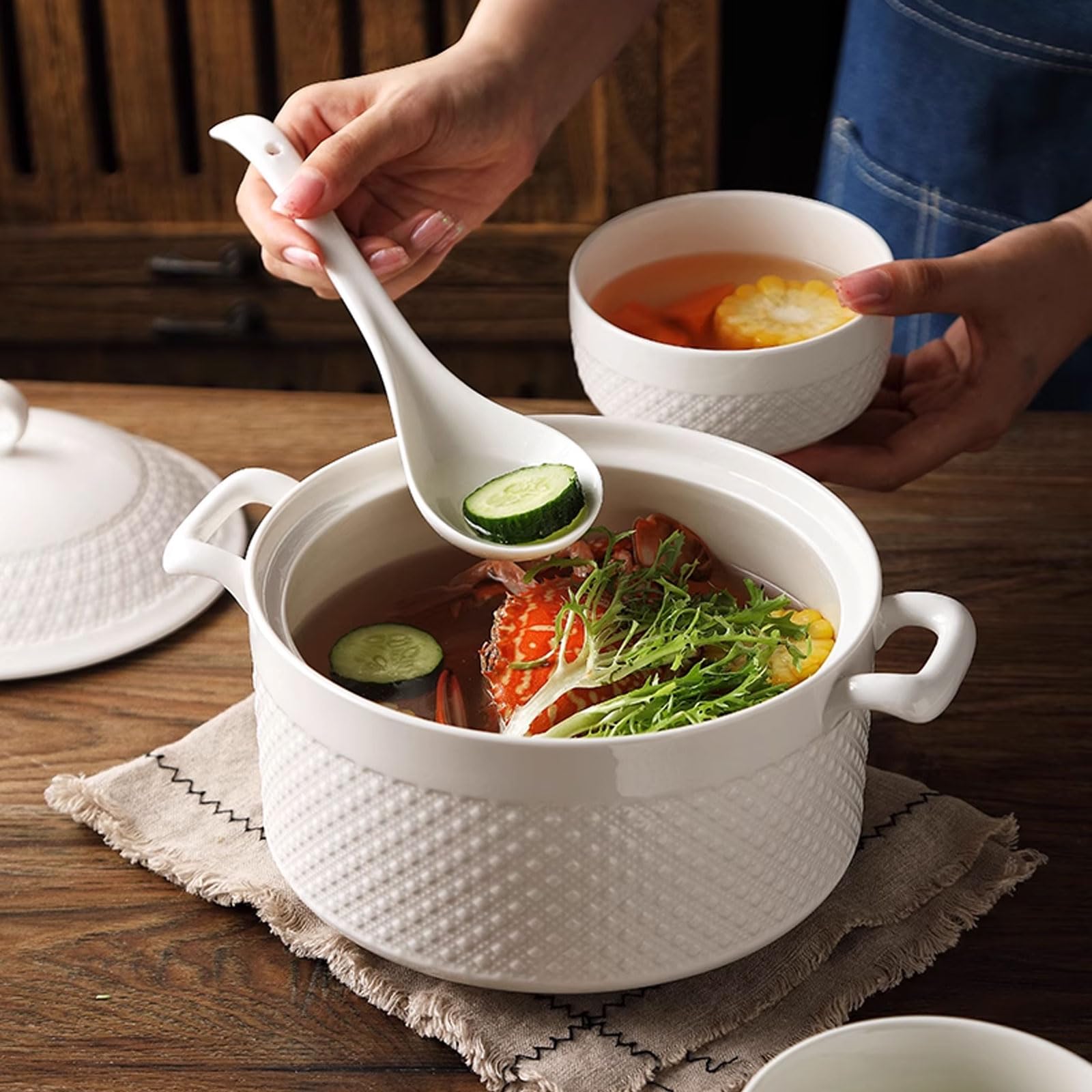 YLME Zuppiera per Zuppa con Mestolo E Coperchio in Porcellana per La Cucina di Ristoranti E Case Pentola per Zuppa E Brodo in Ceramica Bianca Decorata,3600ml/3.27qt