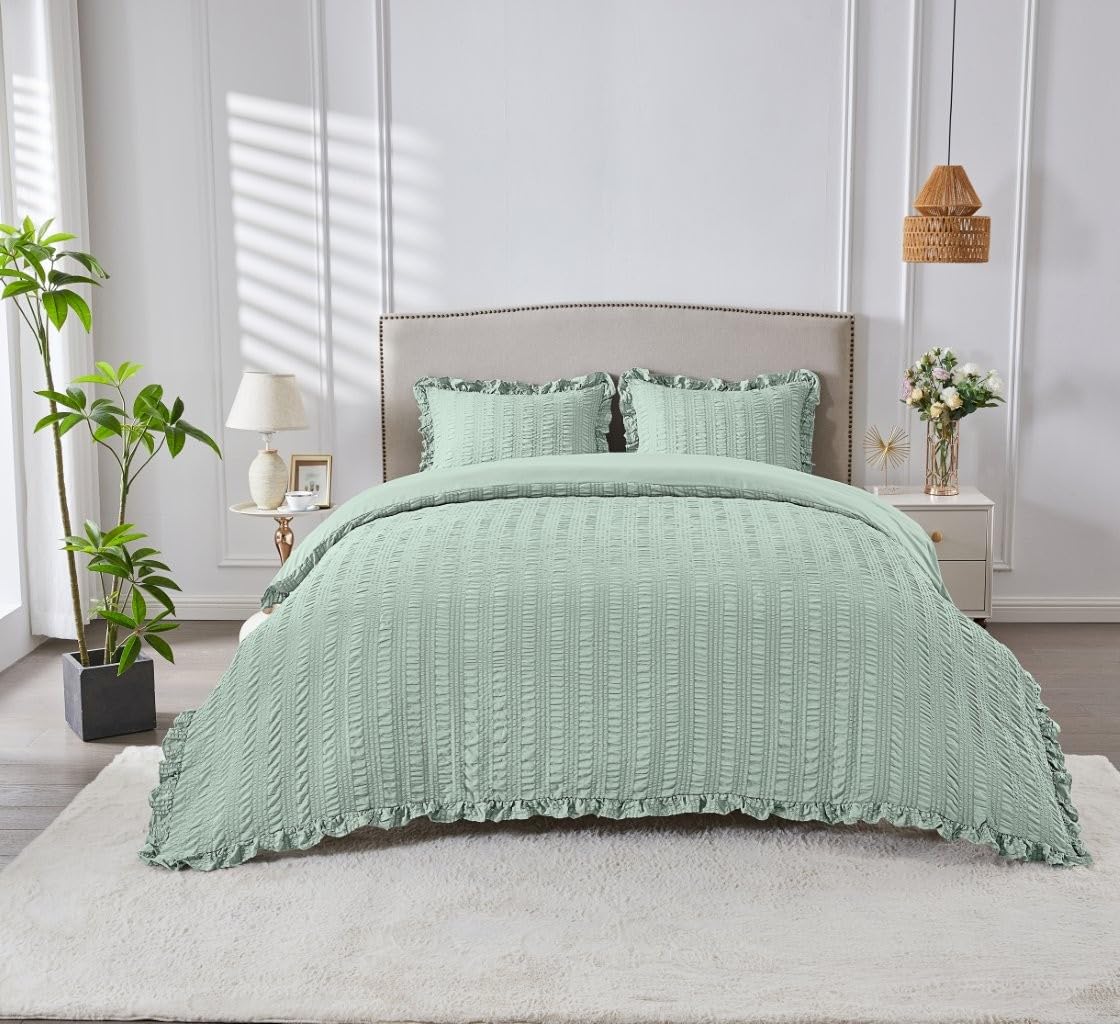 Lions Sage Green Seersucker Bedding Set - King Size Duvet Cover Set With Matching Pillowcase, 100% Polyester Soft Microfibre Frills Waffle Quilt Covers, 230X220cm