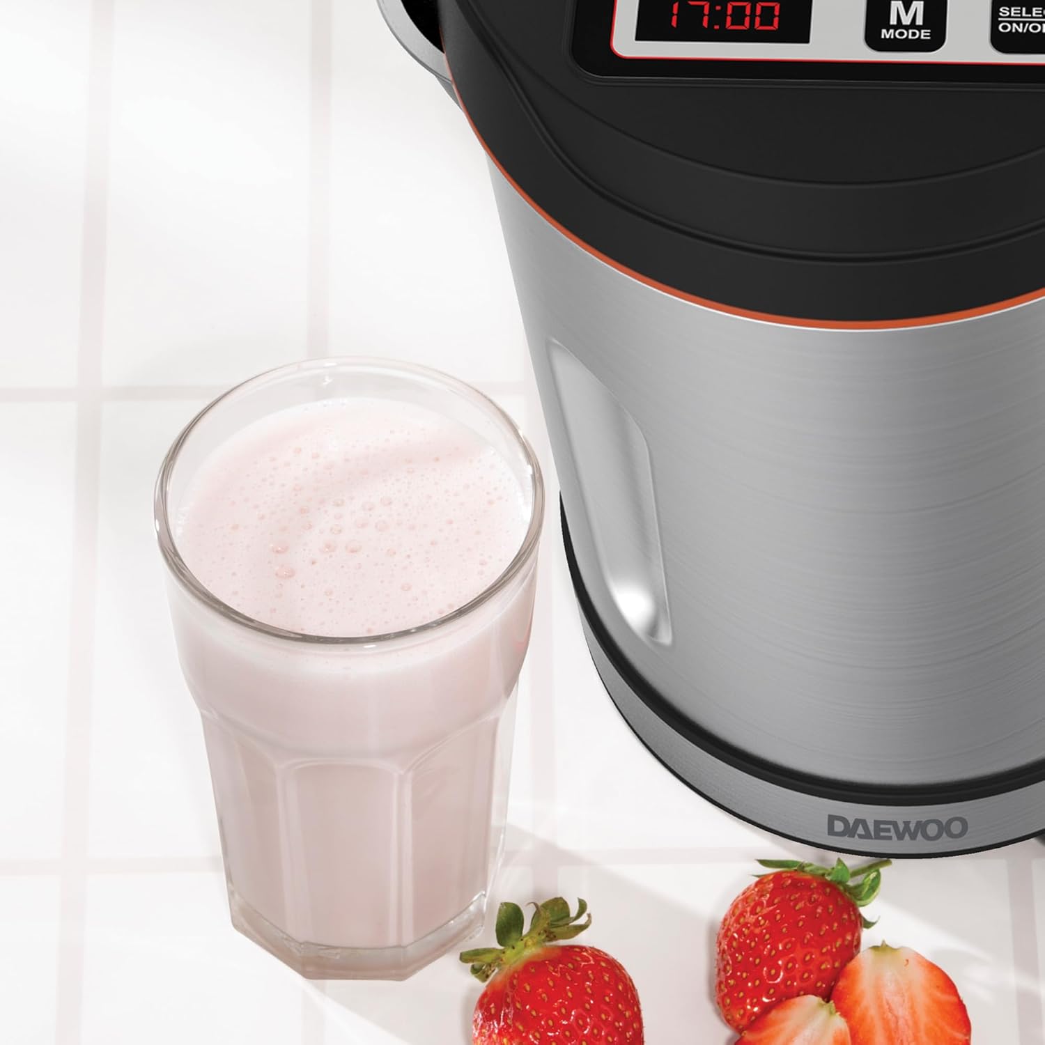 Daewoo 1.6L Soup Maker with a glass of strawberry smoothie