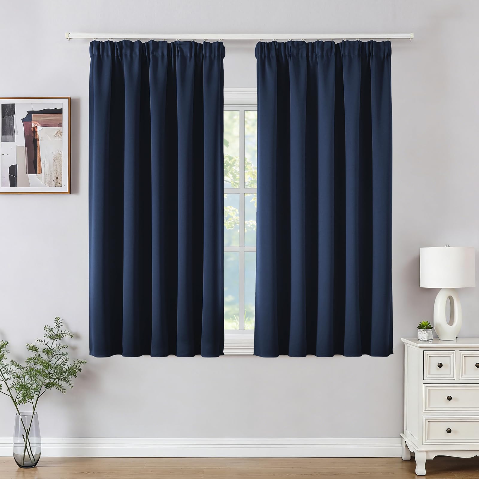 Rideaux occultants pour bloquer la lumière du jour et isoler le froid aux fenêtres de chambre