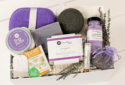 Paquete de regalo "Spa Relaxation Bath Pamper" - 2 bombas de baño, 2 sales de baño, jabón natural, esponja konjac, diadema, vela, antifaz para