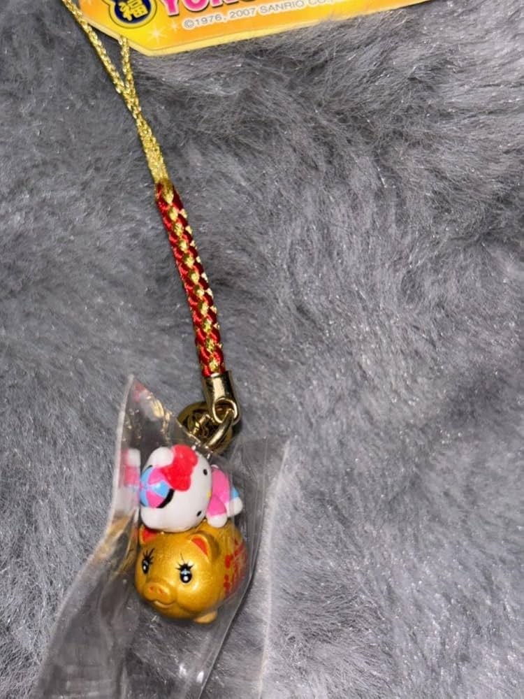 ご当地キティ　根付け　神奈川限定　横浜中華街 金豚バージョン Amazon.co.jp: 神奈川限定横浜中華街金豚バージョン ご当地キティ開運