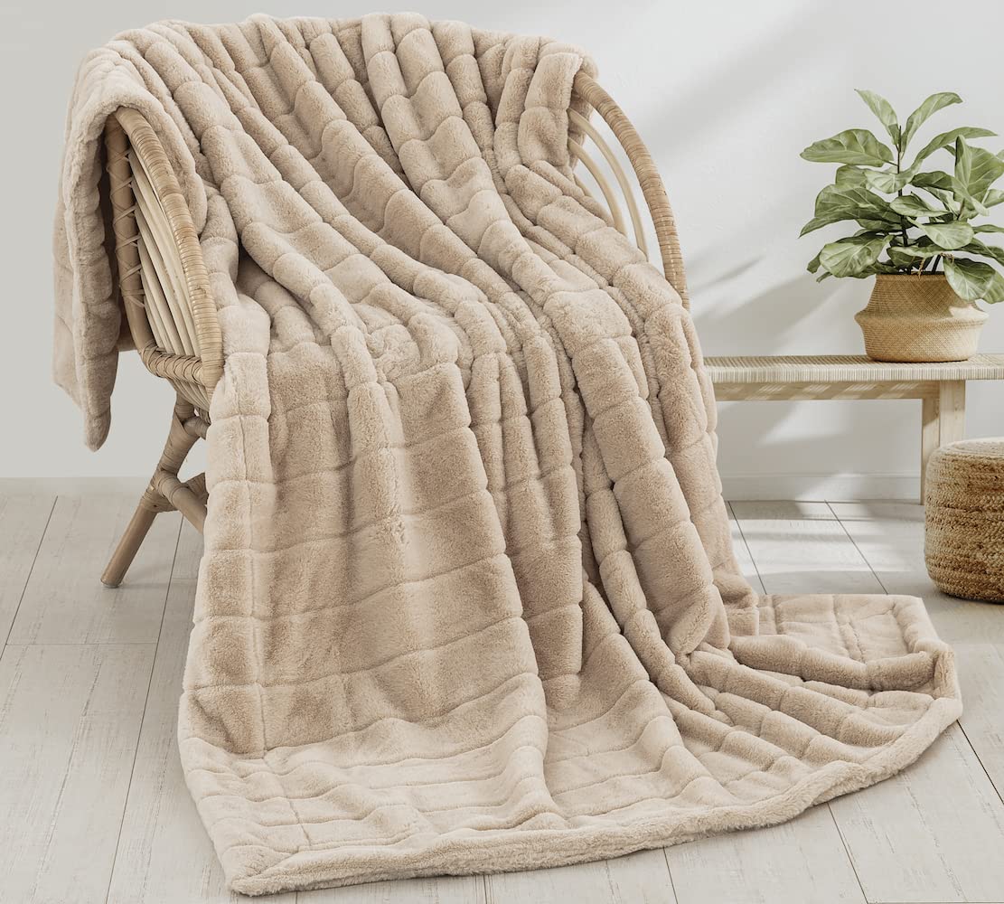 Home Soft Things Saga Überwurf – 152x203 Cm, Doppelseitiges Kunstfell – Weich & Gemütlich Für Sofa, Bett Oder Outdoor