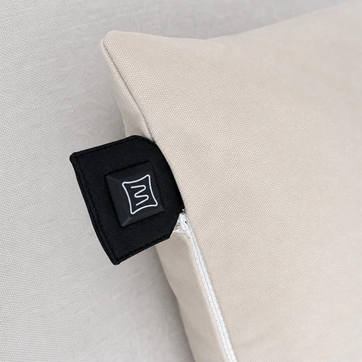 Universelles beheiztes Kissen-Inlett 45 × 45 cm mit 10.000 mAh Powerbank – Infrarot-Heizpanel – 3 Wärmestufen