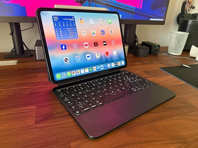 Apple Magic Keyboard per iPad Pro 11'' (M4), comodissima per