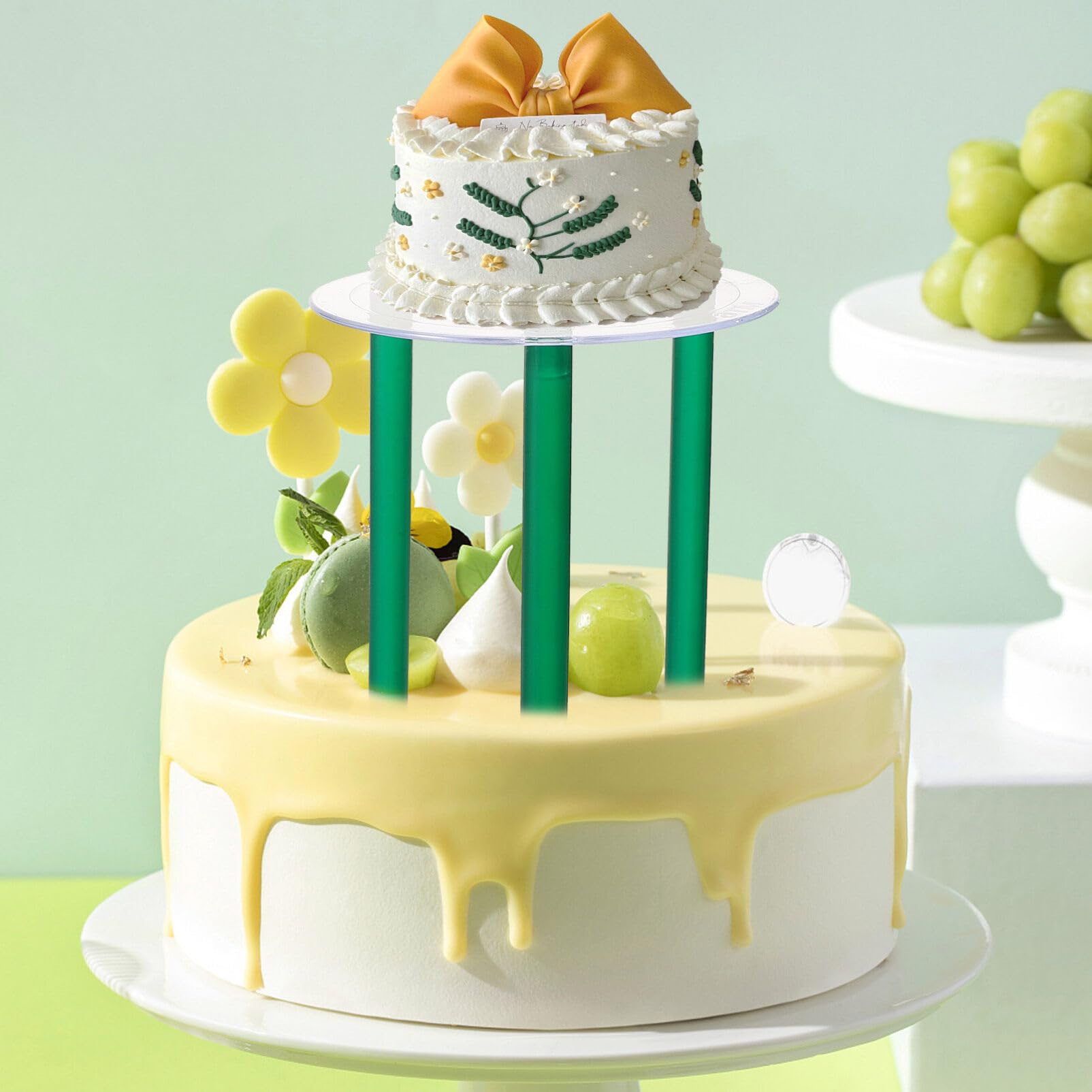 Garneck Cake Tier Kit 5pcs Clear Plastic Cake Separator Plates with 15pcs Green Cake Dowel Rods for Tiered Cake Construction