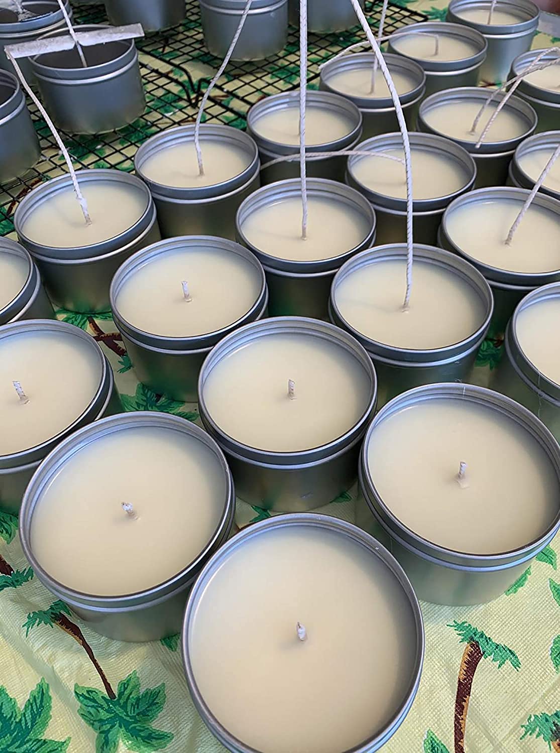Las latas de Velas para Hacer Velas, los Kits de fabricación de Velas Incluyen 48 tarros de Vela vacíos de 8 Oz con Tapas, 50 mechas de algodón, 4 Soportes de Mecha (Silver,48)