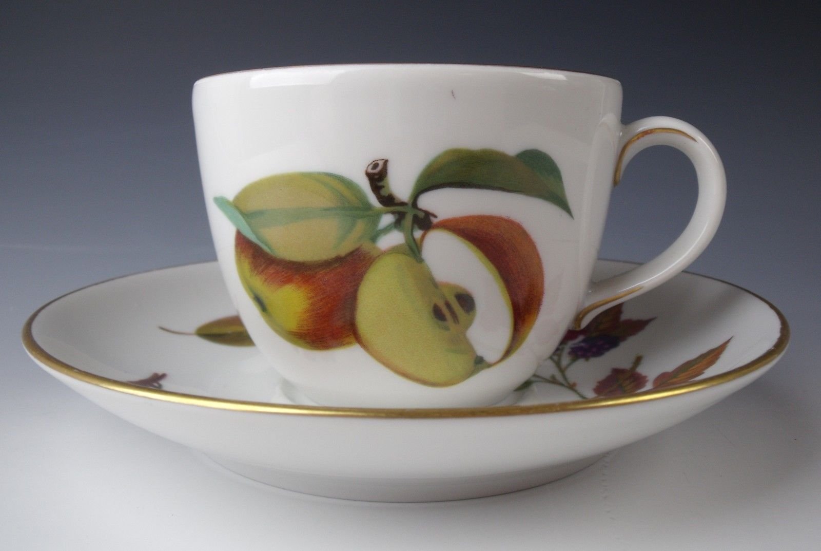 Amazon.co.jp: Royal Worcester中国EveshamゴールドCup & Saucer Set