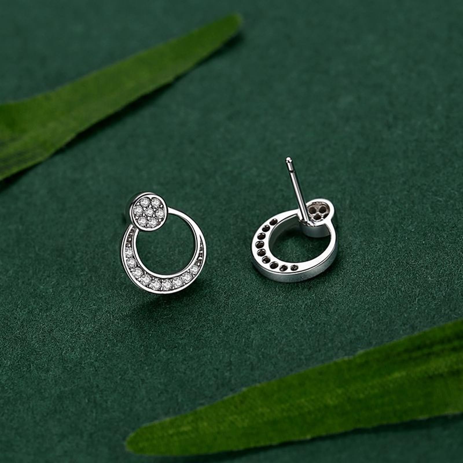 Orecchini da donna in oro bianco 18 carati, con luna di moissanite AU750