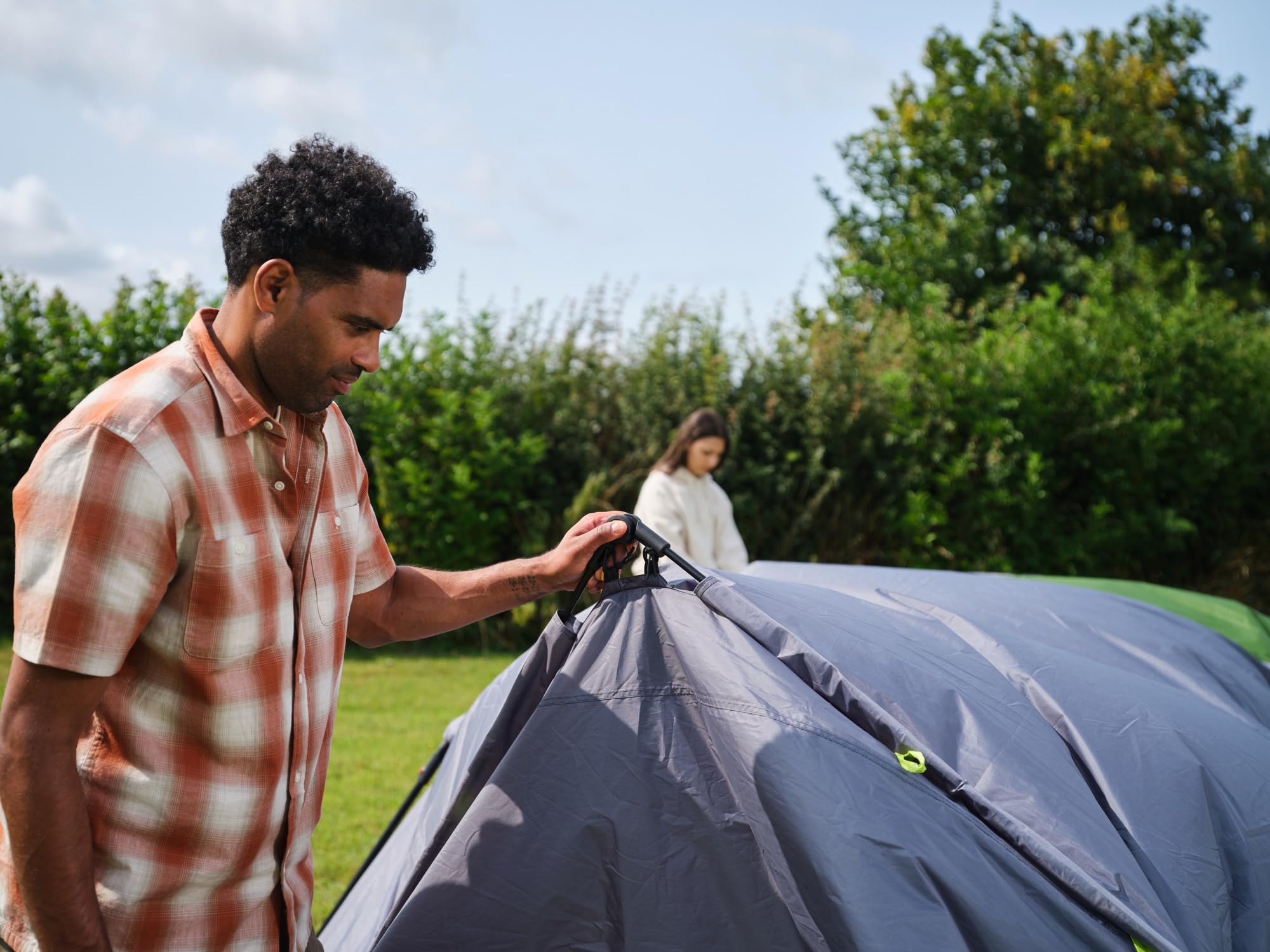 Coleman Tienda Fastpitch Victoria Falls 4 Blackout| Montaje rápido en 2 Minutos| Dormitorio oscurecido|Tienda Familiar compacta para 4 Personas |Tienda para Festivales y Camping |Impermeable 4500 mm