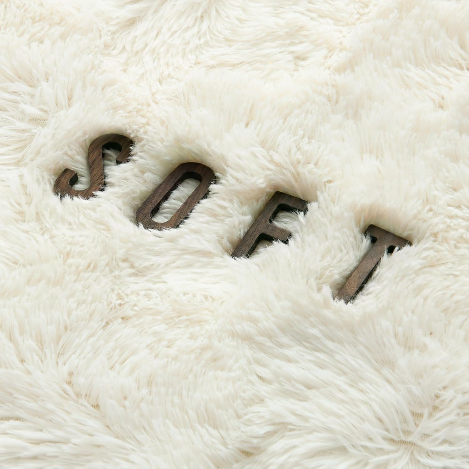 4x6 Ft Cream White Fluffy Area Rugs, Washable Ultra Soft Shag Carpet with Non-Slip Backing, Aesthetic Fuzzy Plush Rug for Nursery, Bedside & Under Desk Decor
