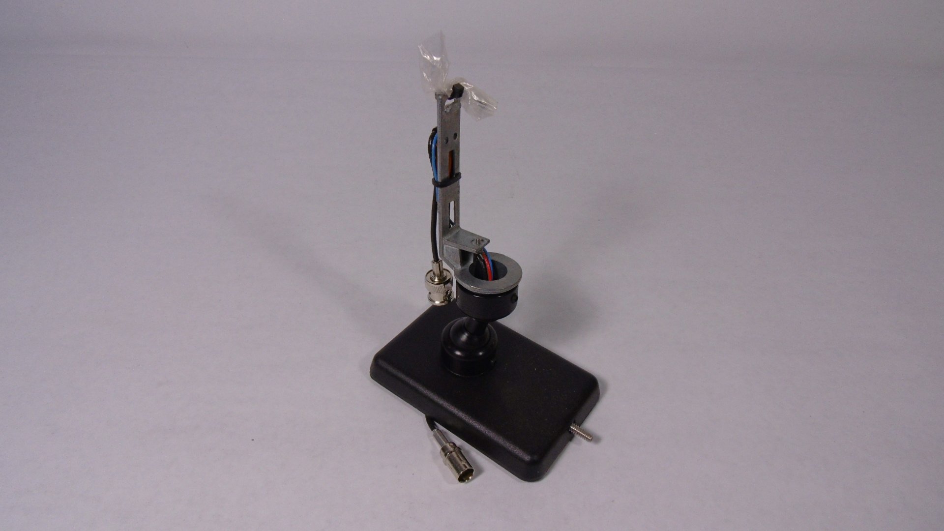 PELCO PCM100 CAMERA MOUTN F/SMALL CAM