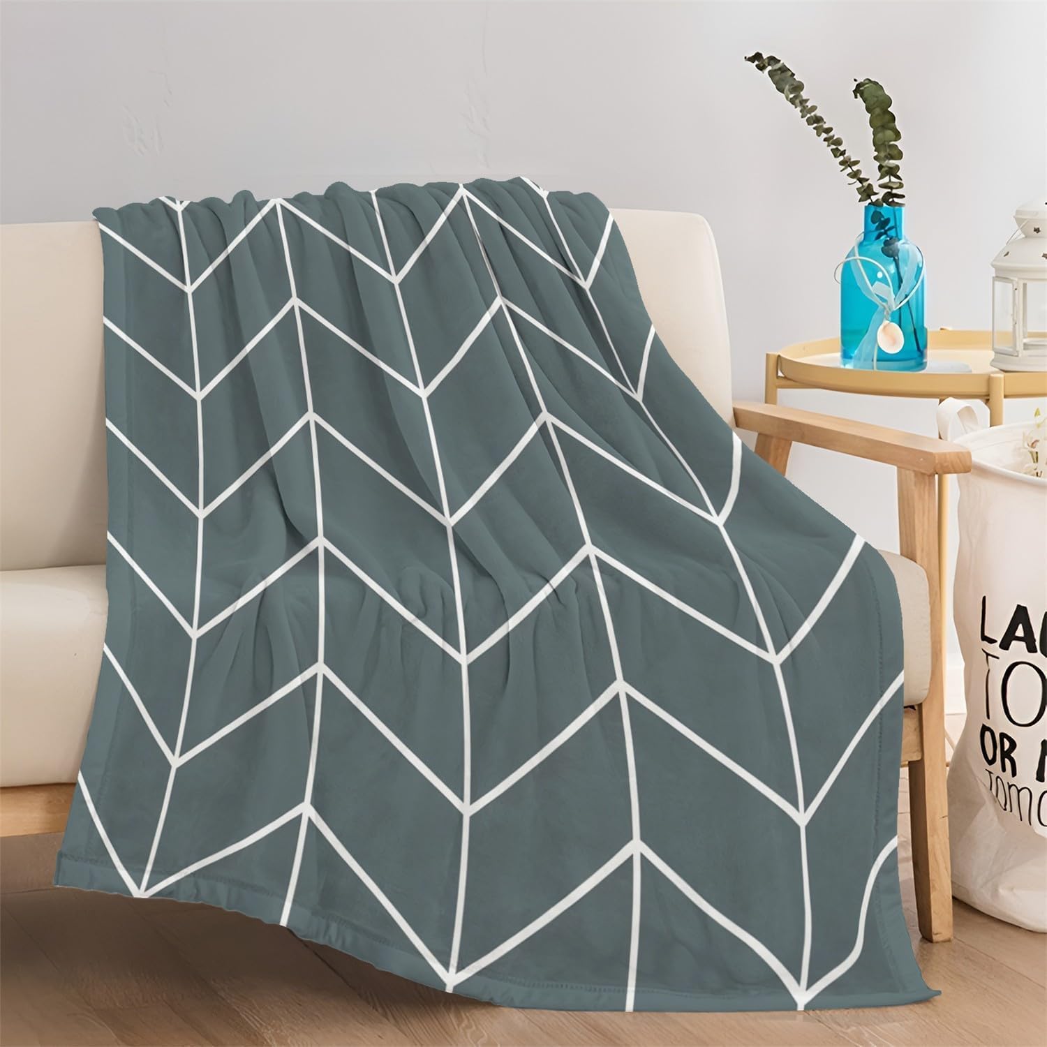 Couverture polaire anti-peluche grise à rayures style ligne moderne 130x150cm