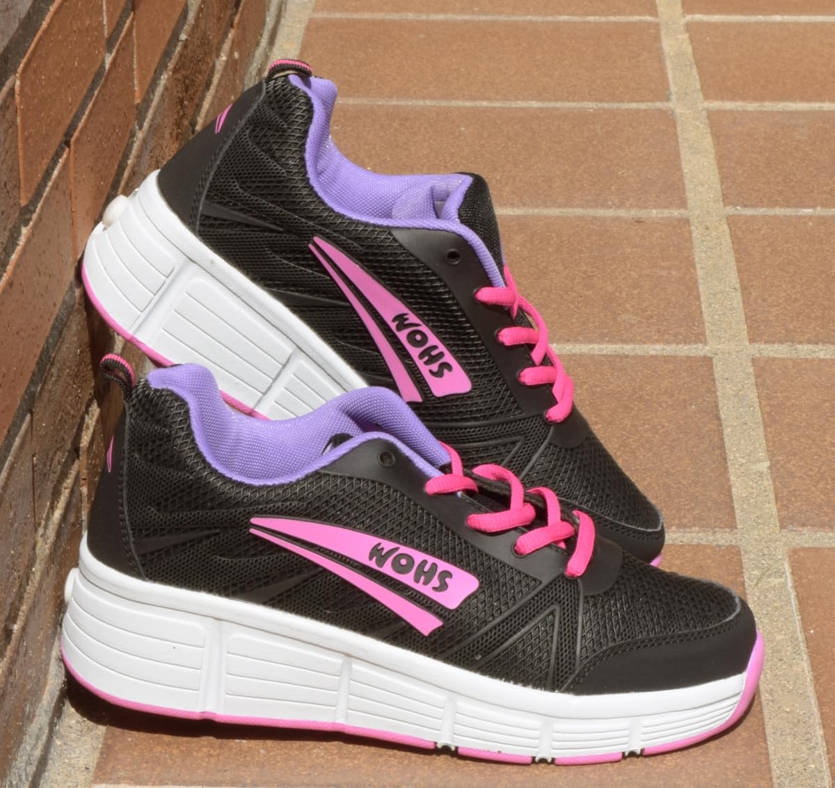 Zapatillas Deportivas con Ruedas automáticas retráctiles.