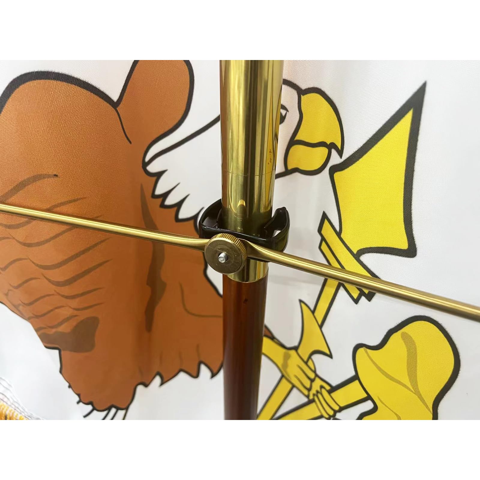 2 Écarteurs De Drapeau Dorés Pour Mâts Intérieurs - Longueur Bras 50 Cm - Compatible Mâts De 1 1/8" à 1 3/8" - Pour Drapeaux Américains Ou Autres