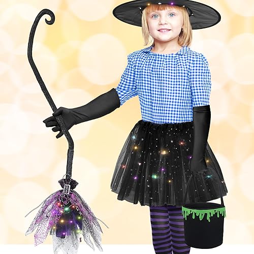Miniatura 6 de Bonuci Juego de 6 piezas de disfraz de bruja para niños, falda tutú con luz LED, sombrero de bruja, guantes, escoba y medias a rayas, caldero para