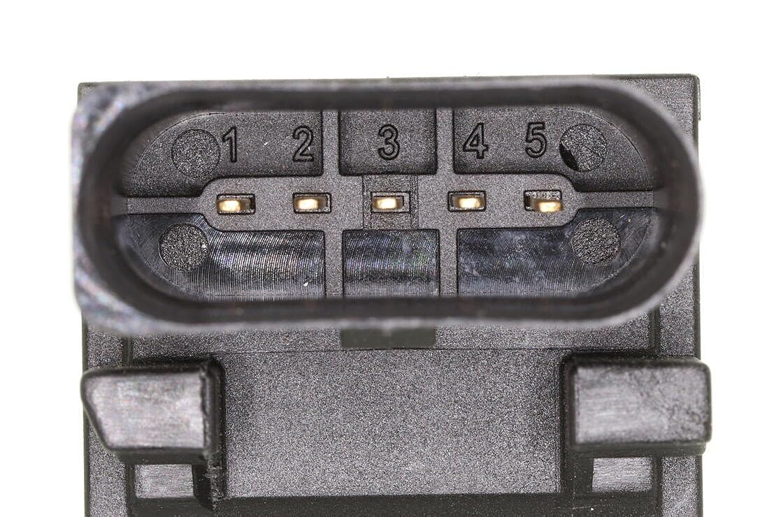 VEMO Schalter, Kupplungsbetätigung (GRA) V10-73-0490 Kompatibel mit: AUDI A1 Sportback, Q3, SEAT ALHAMBRA, ARONA, IBIZA V, SKODA SCALA, VW CC B7, PASSAT ALLTRACK B7, PASSAT B6, PASSAT B6 Variant