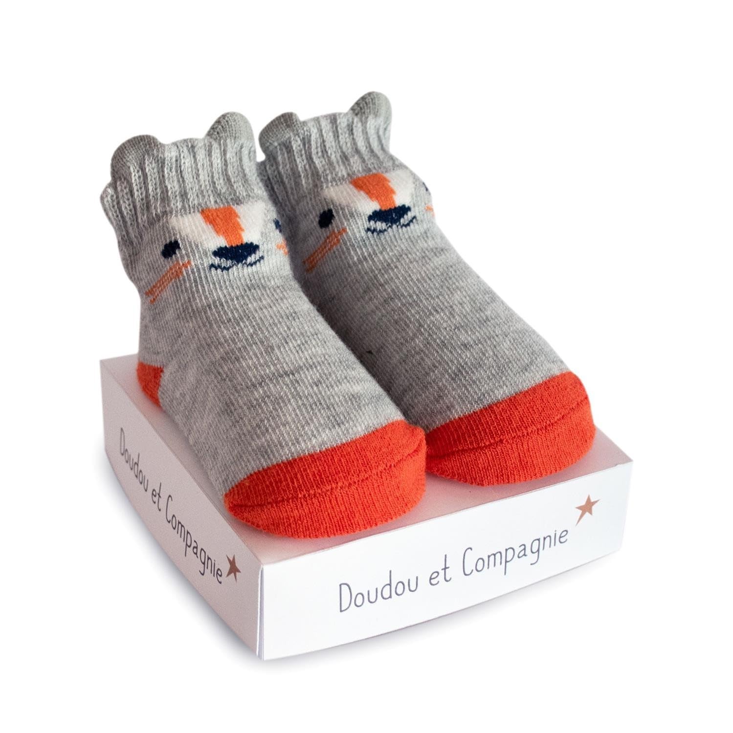 Gateau De Couches Et Ses Chaussettes Beiges