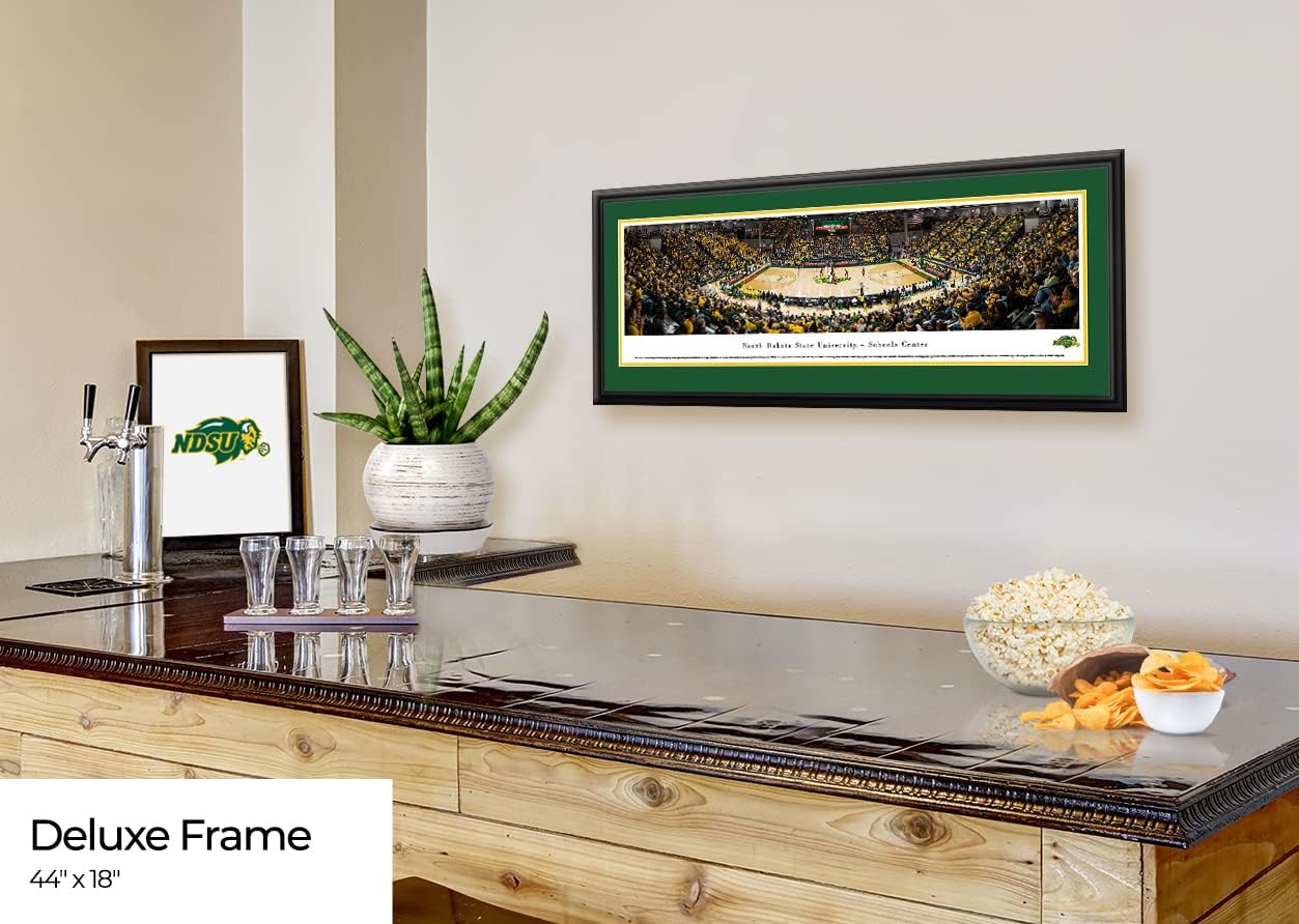 Blakeway Worldwide Panoramas, Inc. North Dakota State Basketball - Panoramic Poster or Framed Picture
