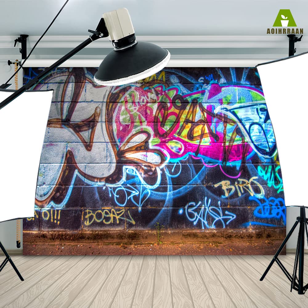 Aoihrraan 3,5x2,5m Graffiti Muro Sfondo Retrò 80'S Hip Hop Mano Disegno Murale Pittura Su Mattone Muro Fondale Fotografia Concerto Musica Punk Rock Festa Compleanno Ragazzo Adulto Ritratto Fotografico