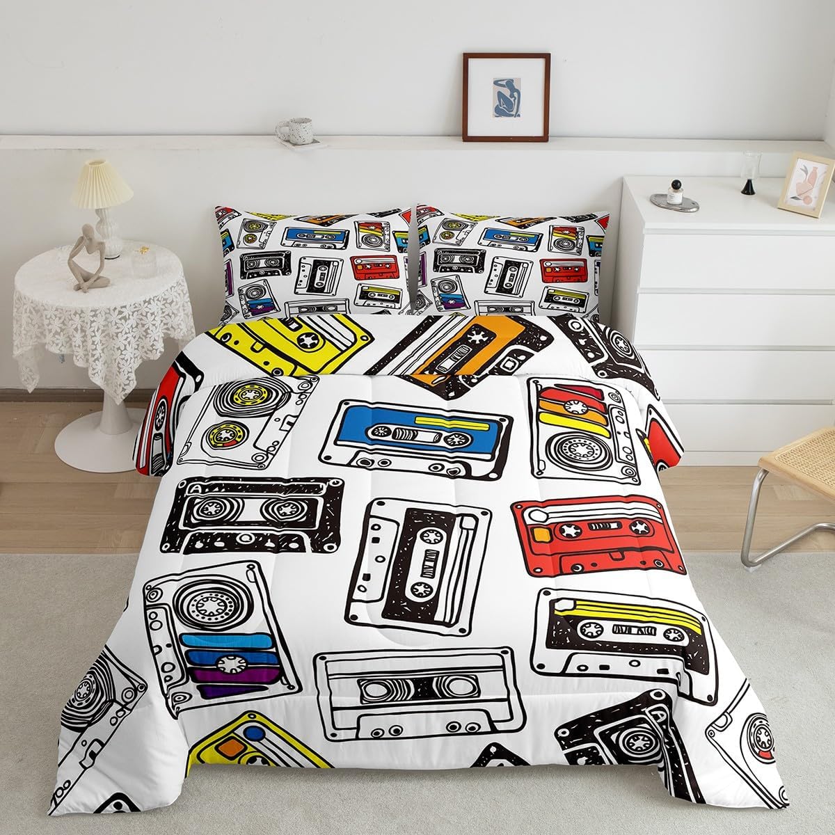 Vintage Old Fashion Comforter Set Queen Retro Audio Cassette Bedding Set, Colorful Music Record Player Duvet Insert Red Black White Cassette Tape Down Comforter, 70s 80s Party Bedding Comforter Sets