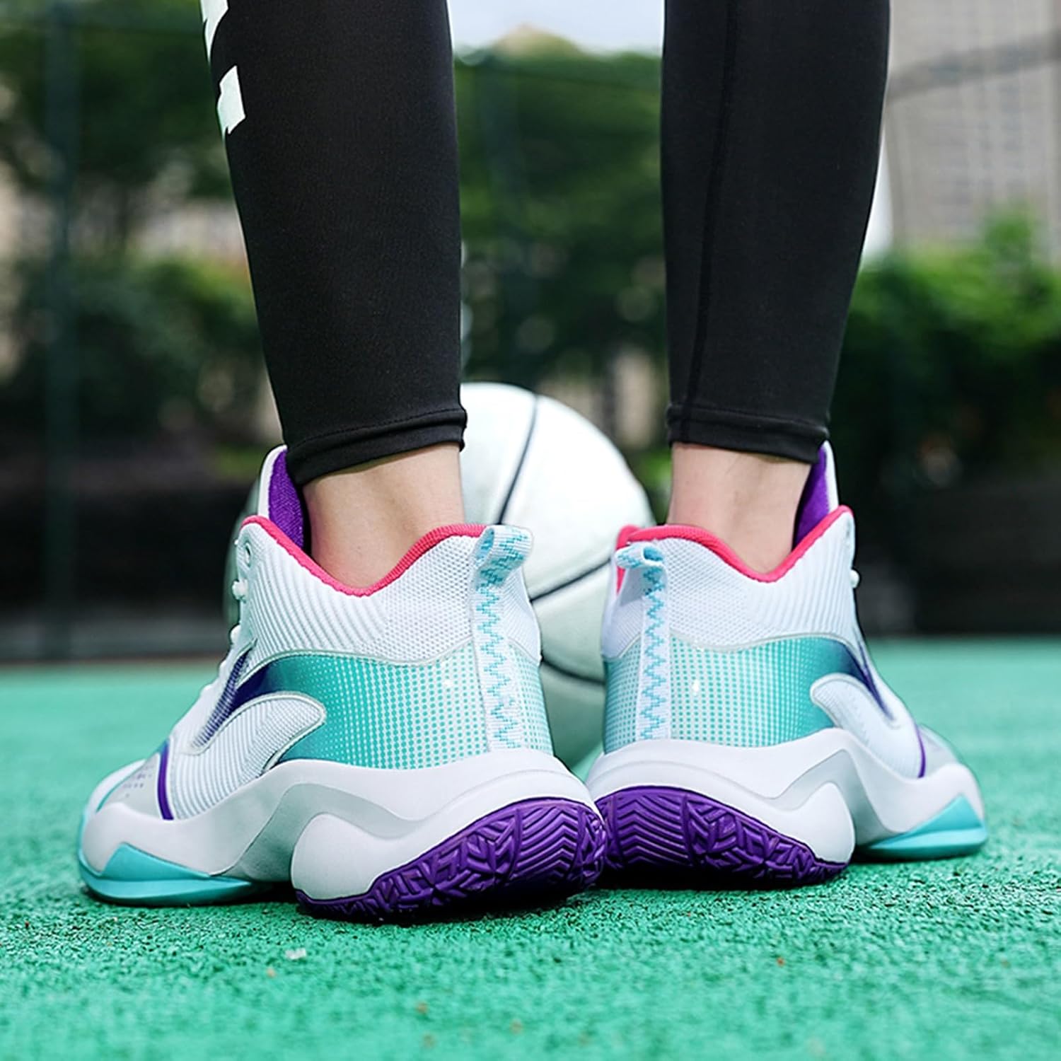 Men's High-Top Non-Slip Shock-Absorbing Wide-Soled Basketball Shoes with Mesh Breathable Lace-Up Fashion Sports Shoes Suitable for Campus, Daily Wear, and Cycling