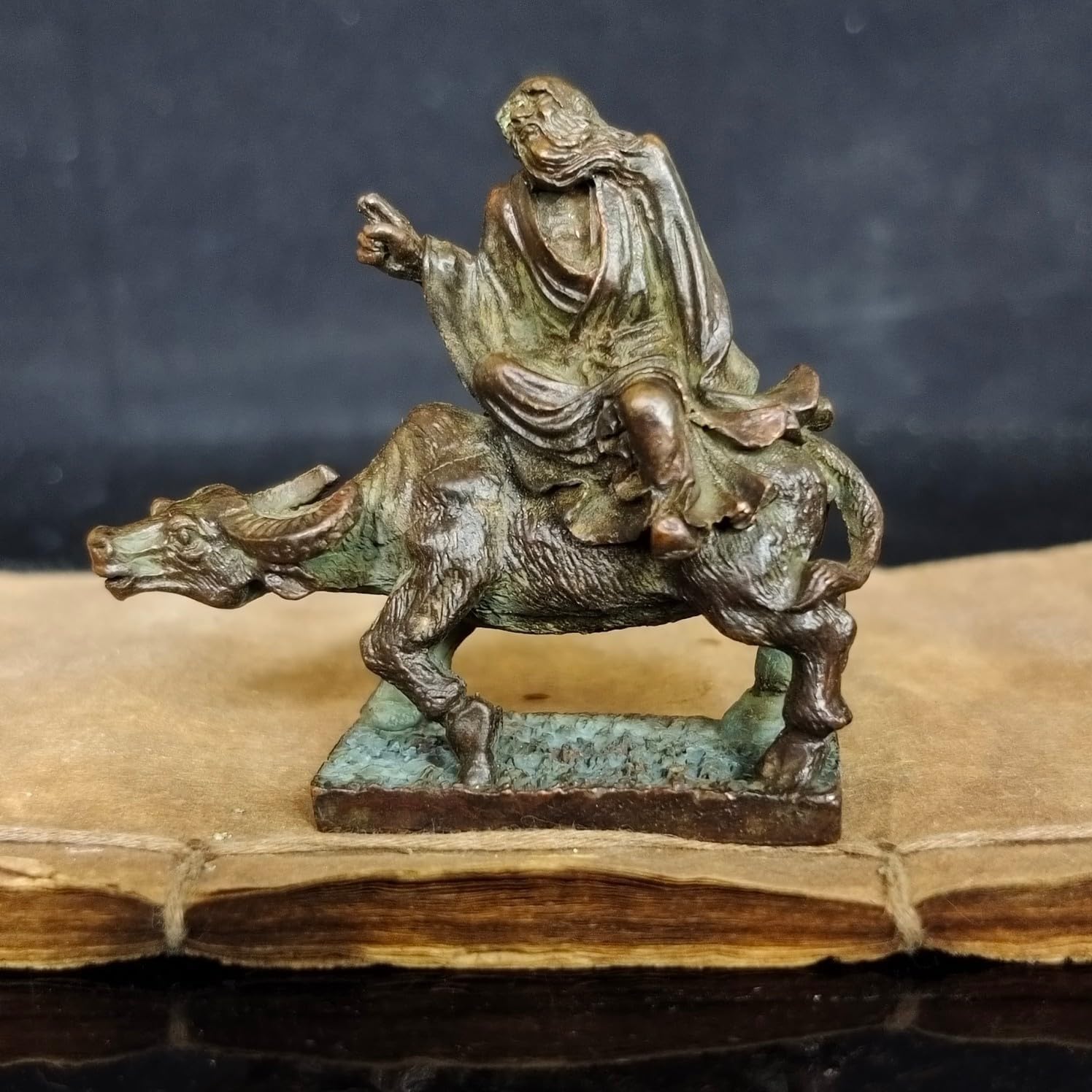 DUOAZJL Decoration Art Statue - Chinese Lao Tzu Character Sculpture Bronze Lao Tzu Riding Bull Sculpture, Collectibles, Funny Gifts