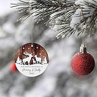 Vista 5 de Nuestro Primer Navidad Como Mami y Papi 2025 Adorno de Cerámica de Reno, Regalos para Nuevo Papá Mamá Padres Bebé Recién Nacido, Recuerdo Primera