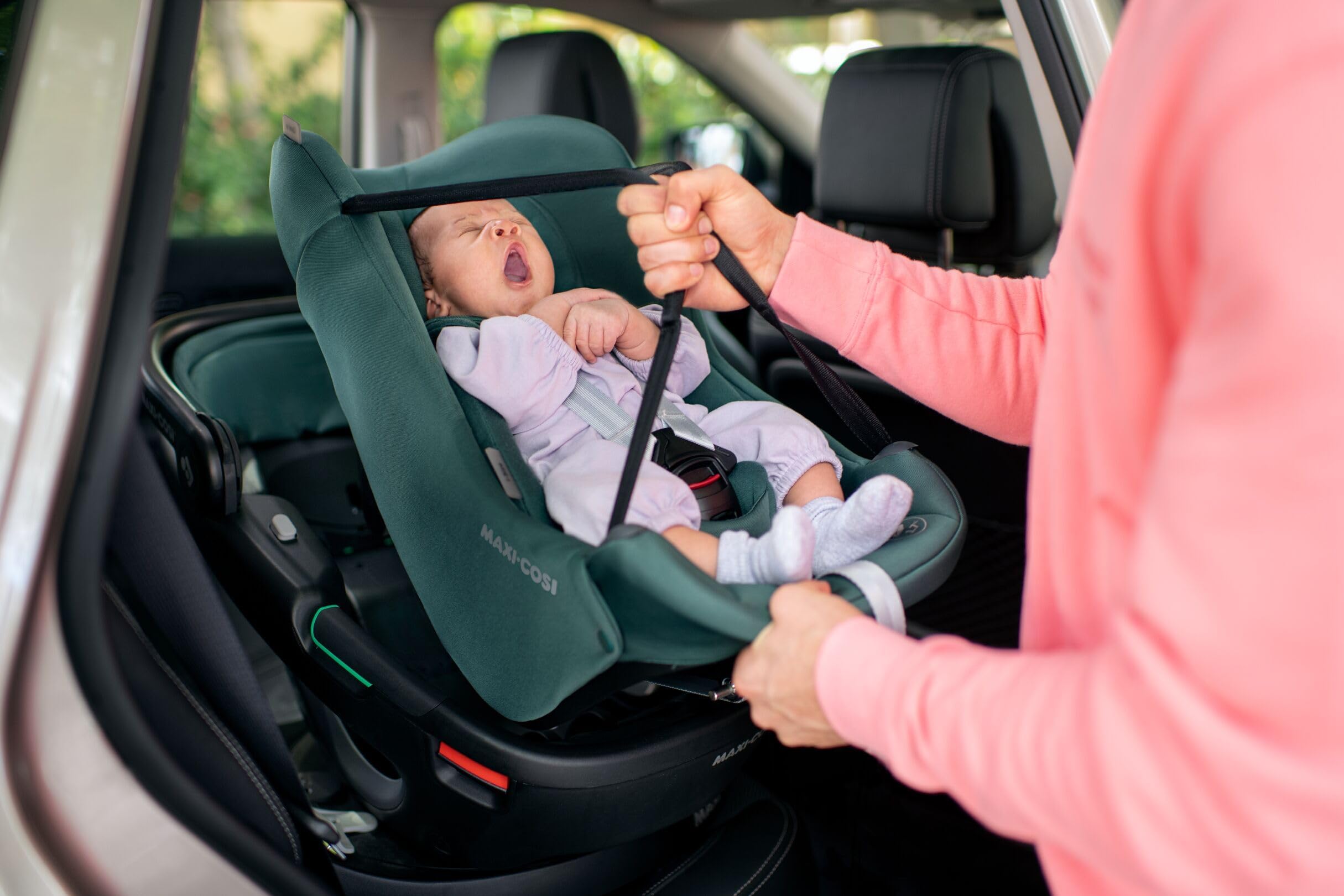 Maxi-Cosi Coral 360 i-Size, Siège-auto bébé, Siège-auto nouveau-né 360, 0 à 12 mois (40 à 75 cm), Rotation à une main, Nacelle ultra légère, Protection G-CELL, Grand canopy pare-soleil, Neo Green