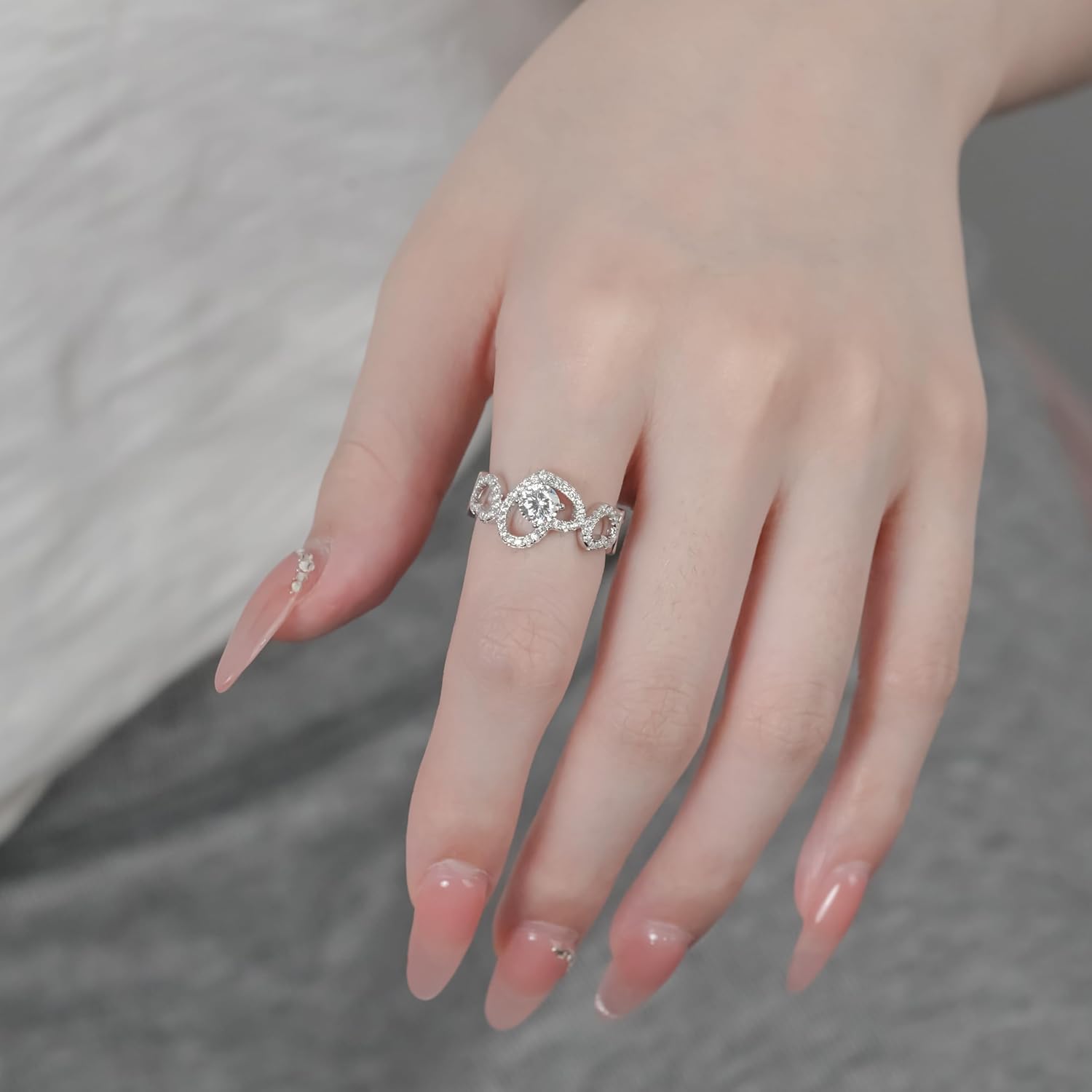YSDD 0.5 carat moissanite heart shaped anniversary ring, S925 sterling silver plated 18K white gold heart shaped hollow wedding ring for women