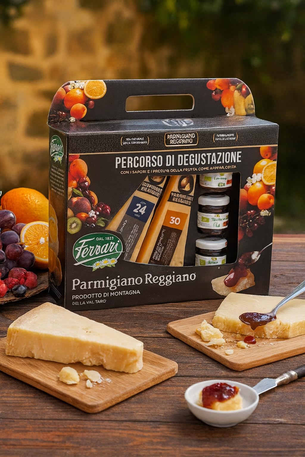 Confezione con Formaggi Italiani Stagionati 24 e 30 Mesi e 3 Vasetti di Frutta per Degustazioni Gourmet, Taglieri Raffinati e Regali Gastronomici di Alta Qualità