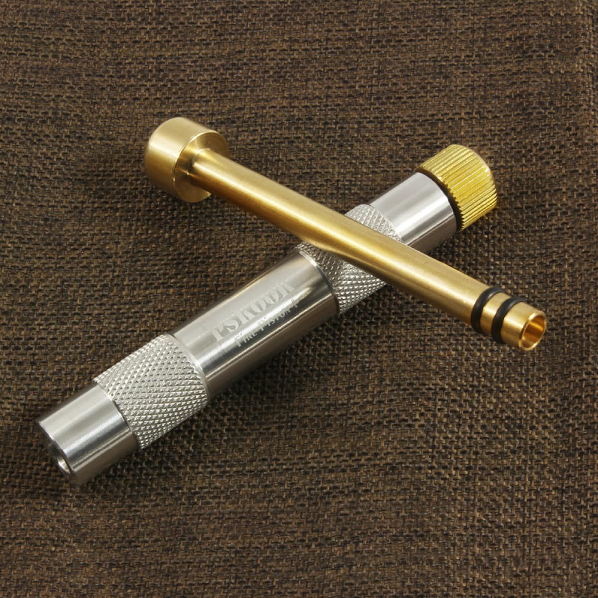 YARNOW Allume-feu d'urgence à Compression d'air en Alliage D'aluminium et Laiton, Outil Essentiel pour Survie en Camping Extérieur et Aventures en Plein Air Couleur Couleur Aléatoire