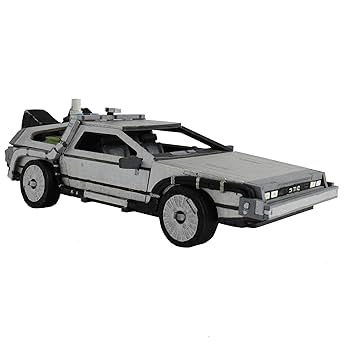バック・トゥ・ザ・フューチャー フィギュア３対セット　デロリアン付き Amazon.co.jp: OPOムービーからの3台のデロリアン車のセット