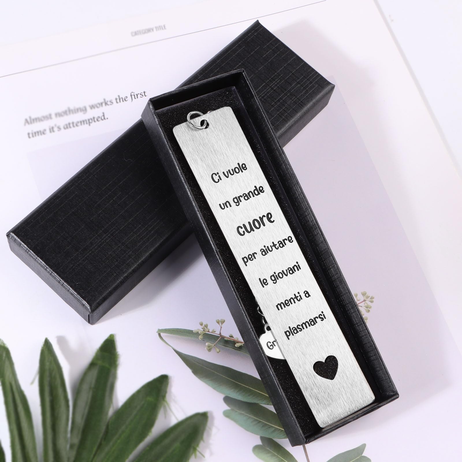 Segnalibro Per Maestra Con Frasi - In Metallo, Con Scatola Regalo, Ideale Per Fine Anno O Occasioni Speciali