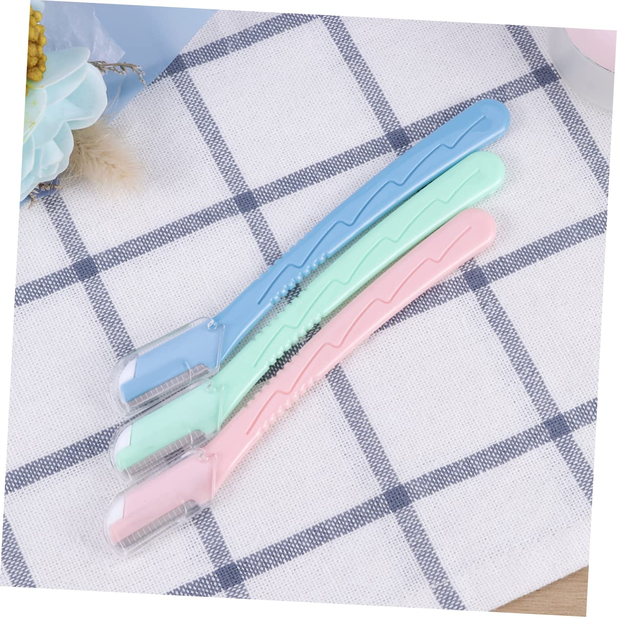 Housoutil 3pcs Mixed Safety Razor Eyebrow Knives Stainless Steel Eyebrow Knives for Women Girls Portable Brow and Mustache Shaver Random Color