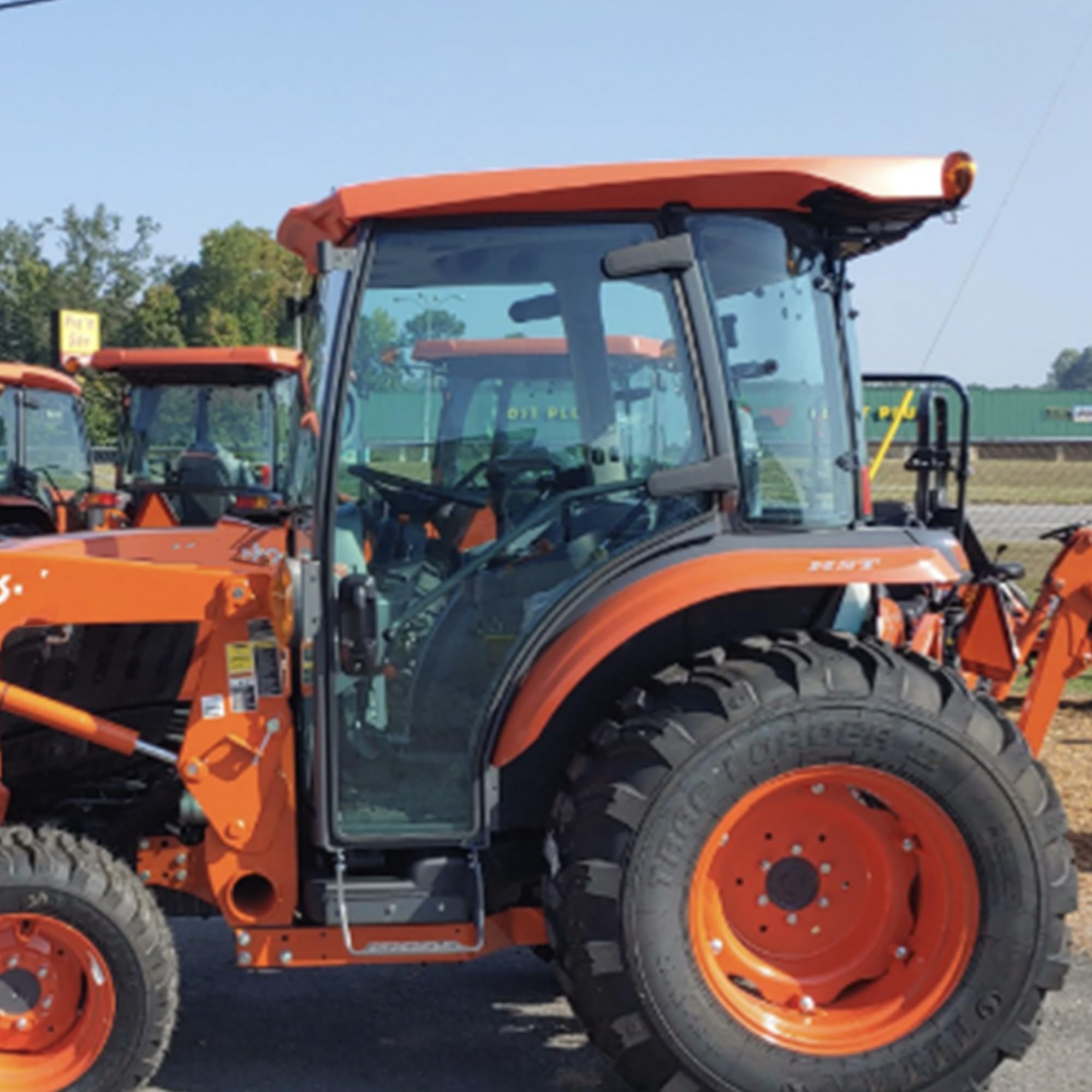 tk47 Amazon.com: E-T1855-70773 LH Cab Door Glass for Kubota L3560HSTC
