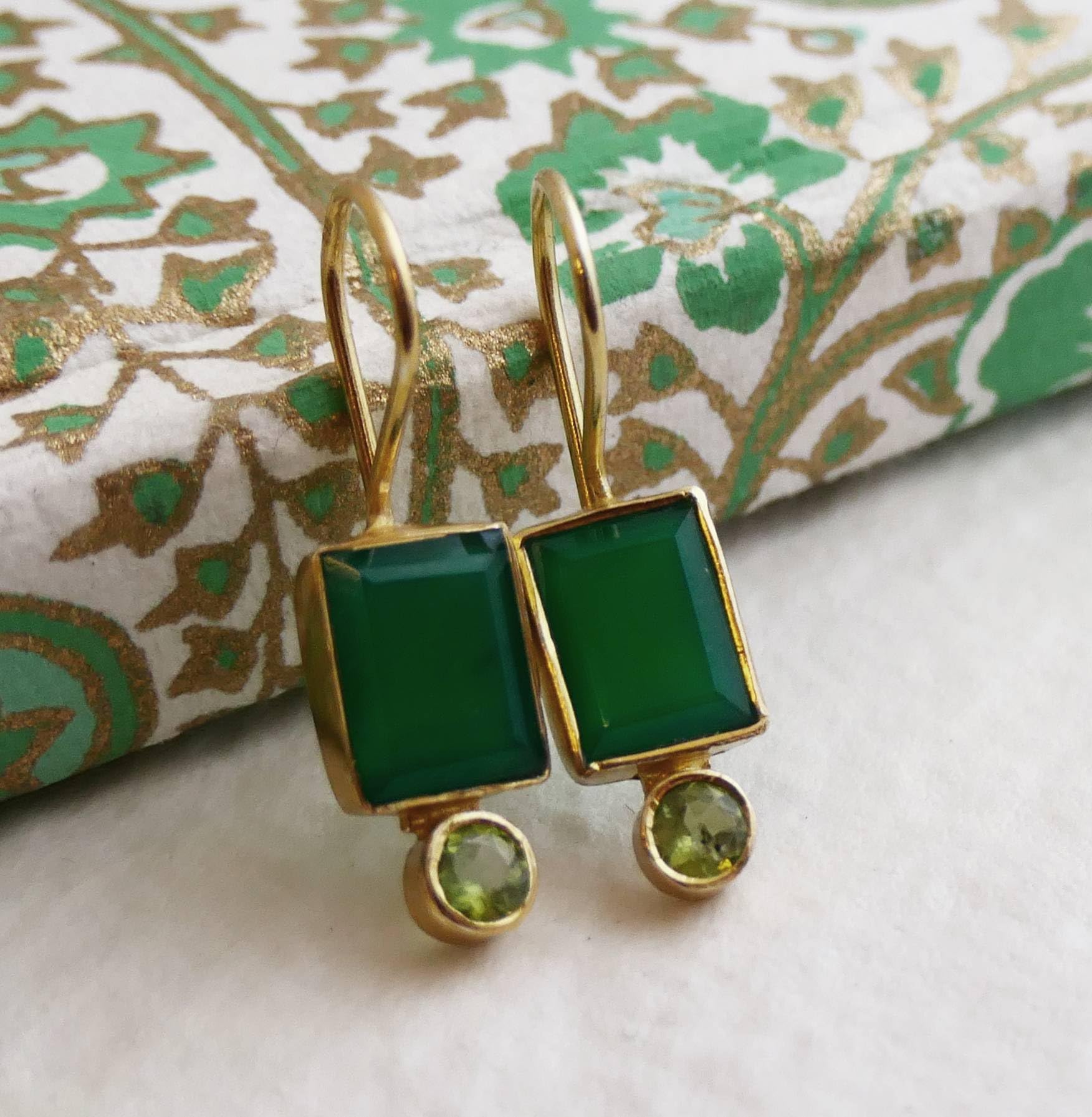 Orecchini in Argento 925 Placcato Oro con Onice Verde e Peridoto