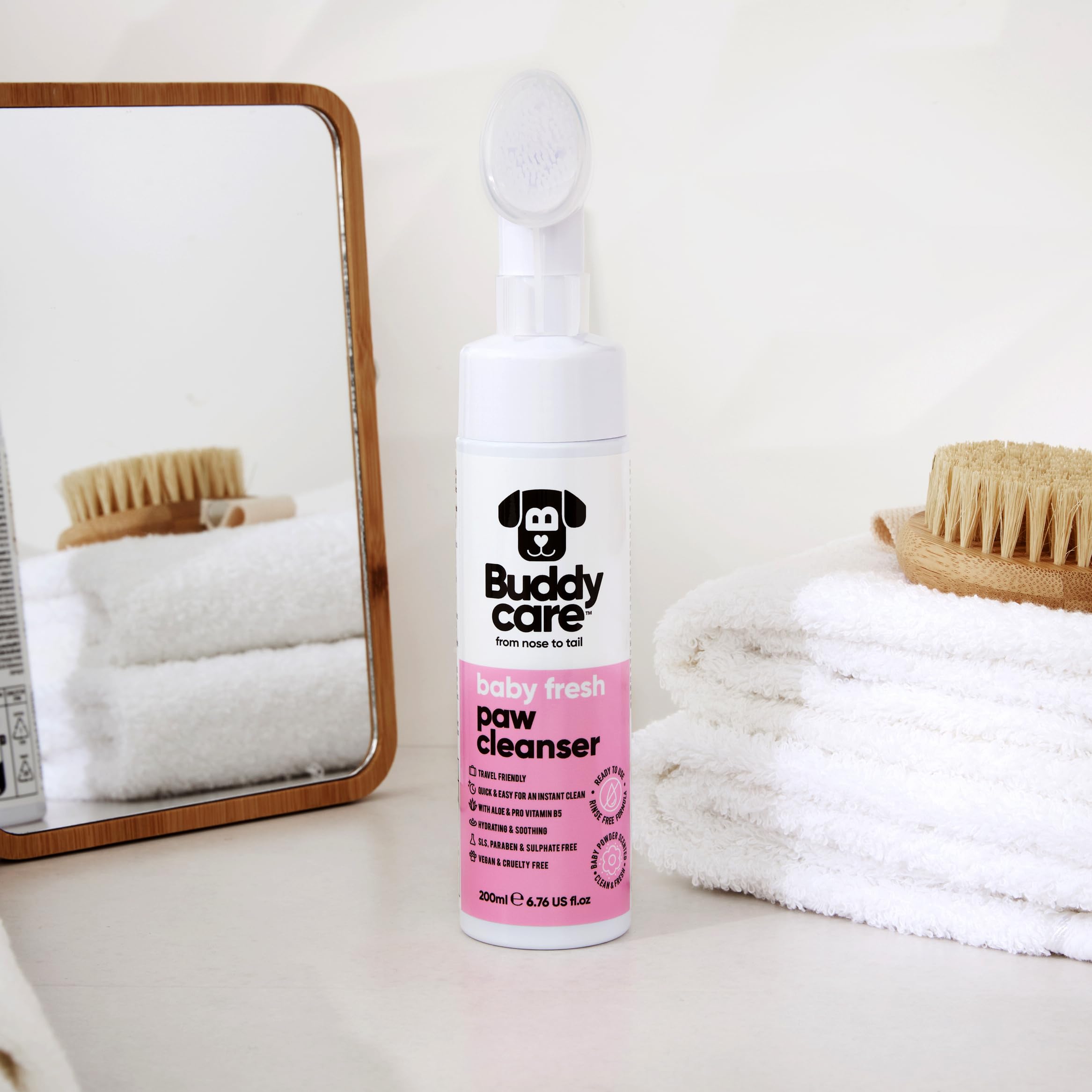 Buddycare Czyścik do łap psa Baby Fresh Scented 200ml - Bez płukania, bezwodny czyścik do łap dla psów - Delikatne rozwiązanie dla błotnistych łap, odpowiednie dla wszystkich ras - Wygodne i łatwe w