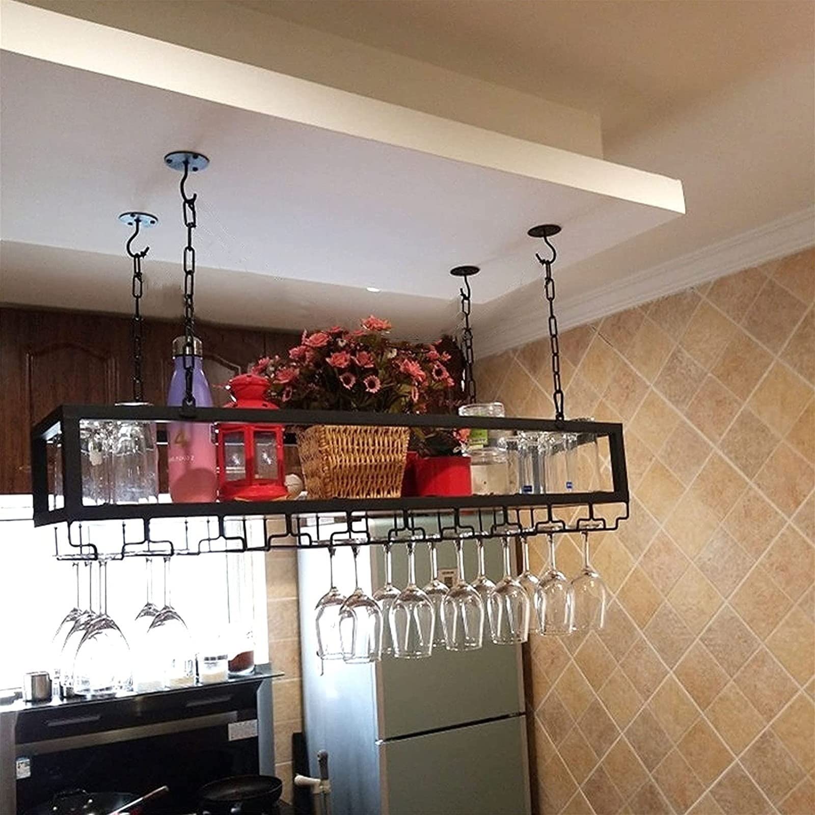 Porte-verres à vin suspendu pour libérer de l'espace dans les placards
