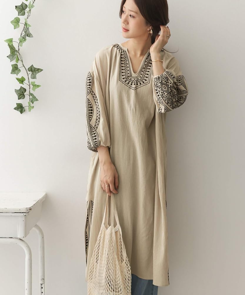 美品　アーバンリサーチドアーズ　エンブロイダリーマキシワンピース　刺繍　白 美品 アーバンリサーチドアーズ エンブロイダリーマキシ