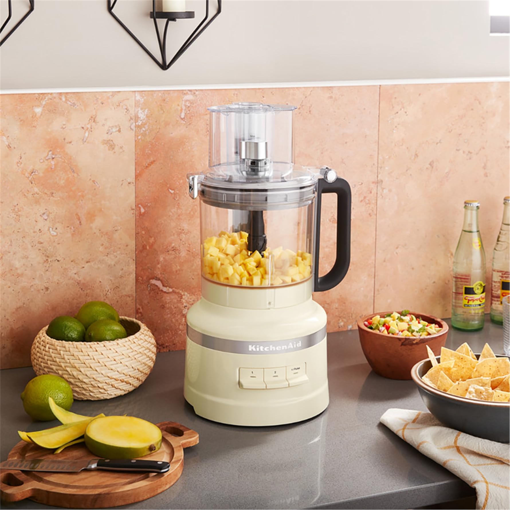 KitchenAid Robot da Cucina 3.1L, Affettatrice Regolabile ExactSlice, Kit Dadini, Grattugia Trita e Impasta, 7 Accessori, 3 Velocità e Pulse, Motore Potente, Ciotola Frigo-Safe, Almond Cream