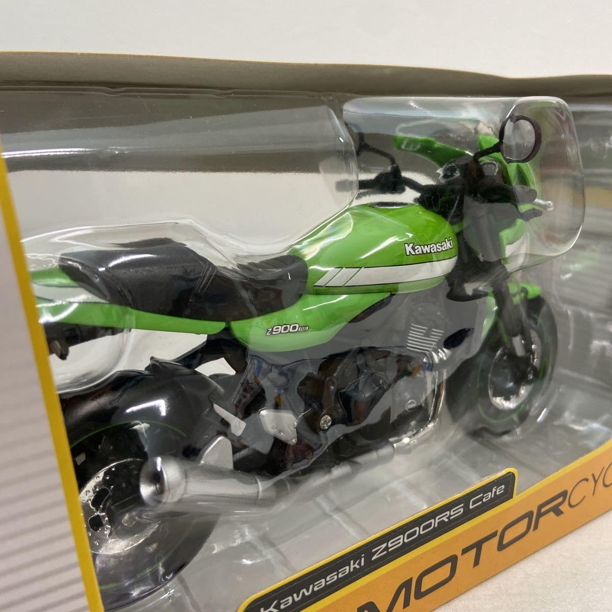 Amazon | アオシマ 1/12 KAWASAKI Z900RS Cafe ビンテージライム