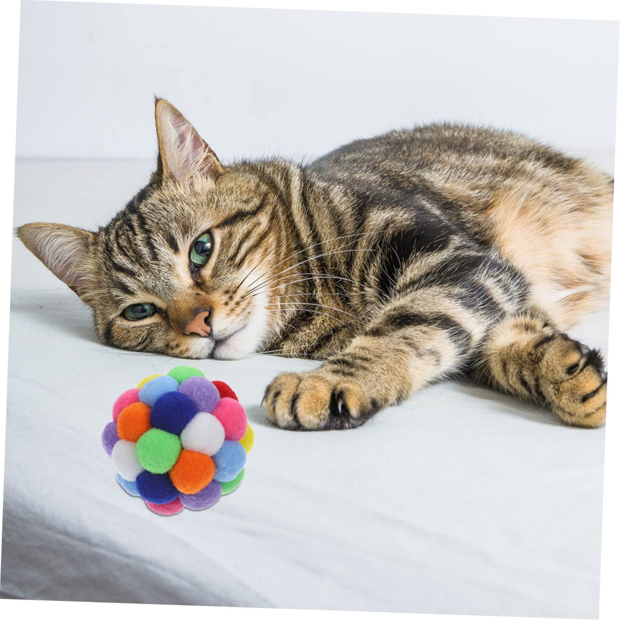 4pcs Balles Jouets pour Chats D'intérieur en Peluche avec Clochettes, Jouets Interactifs pour Chat, Fonction Grattage et Griffade, pour Jeu en Intérieur