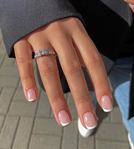 Artquee Classic French Tip Press On Nails Short Square Clear