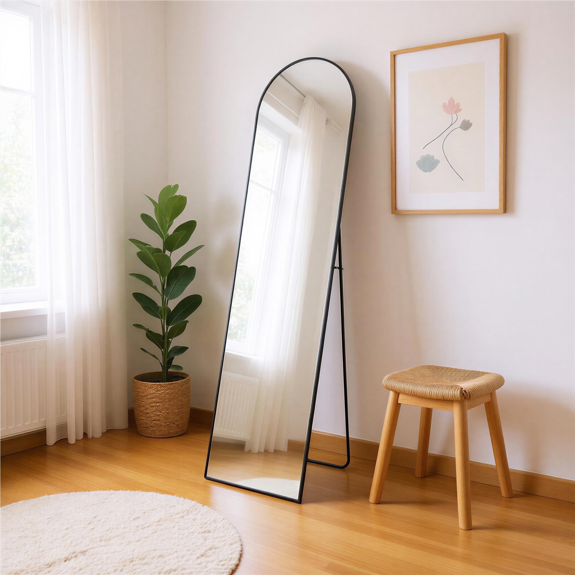 Amazon Basics Espejo Arqueado de Cuerpo Entero, Montaje en Pared/Suelo, 149,9cm x 40,6cm x 1,4cm, Negro
