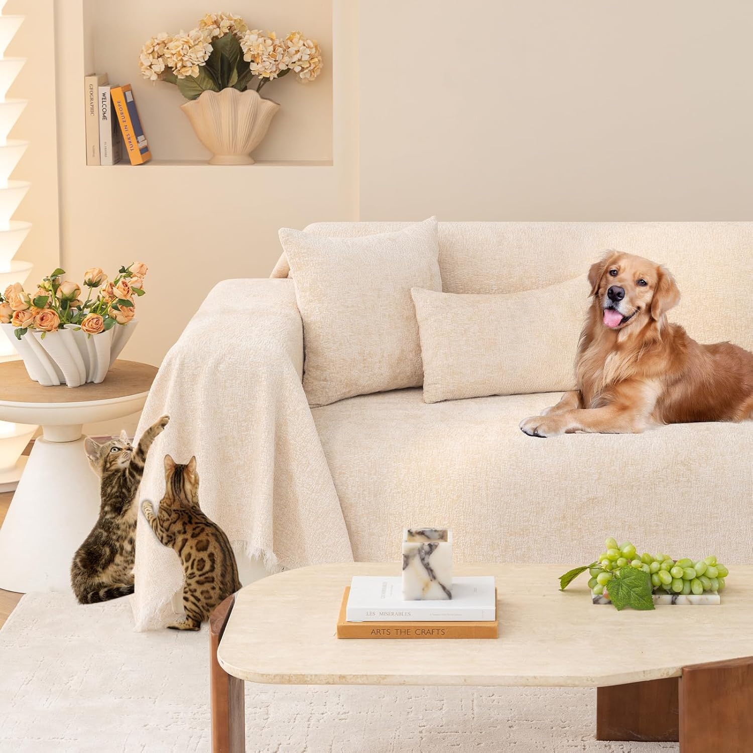 HANDONTIME 犬用カウチカバー - ソフトで厚いソファプロテクター、洗えるベージュL字型ジャカードシェニール、71インチ×1