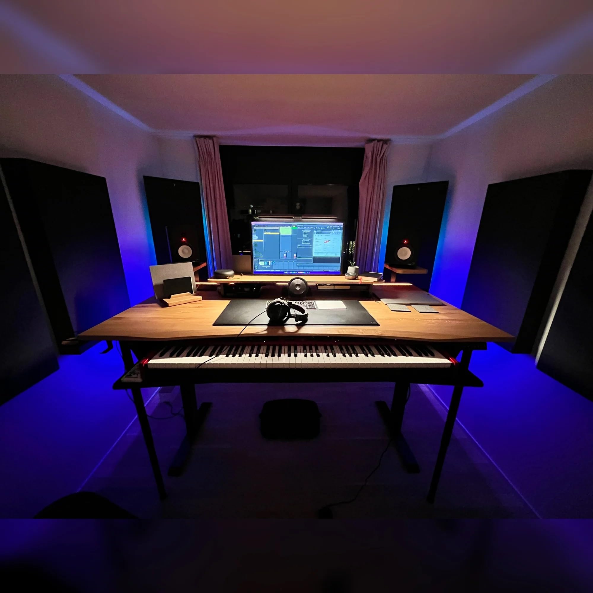 Lautsprecherständer aus Holz – Stilvolles Design für herausragende Akustik, Universell einsetzbar für Audio-Systeme, Stabil & Ästhetisch (Eichenholz & Weiß)