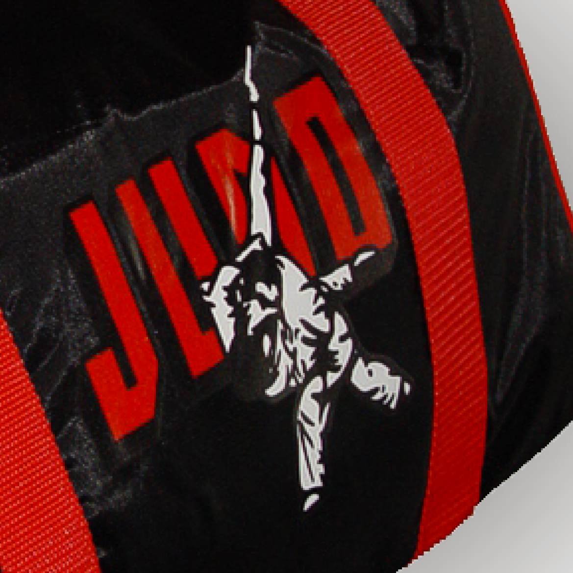 BAY Sporttasche für Kampfsport mit Judo-Aufdruck, Nylon Material, Schultergurt und Seitentasche, Schwarz/Rot, L 50 cm