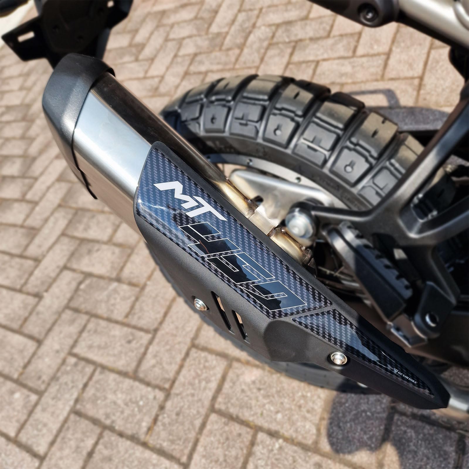 Resin Bike Kit Adesivi Moto Compatibile con CF MOTO 450 MT 2024-2026 Tundra Grey Protezioni Moto Serbatoio Completa da Urti e Graffi. Adesivi Resinati con Effetto 3D Made in Italy