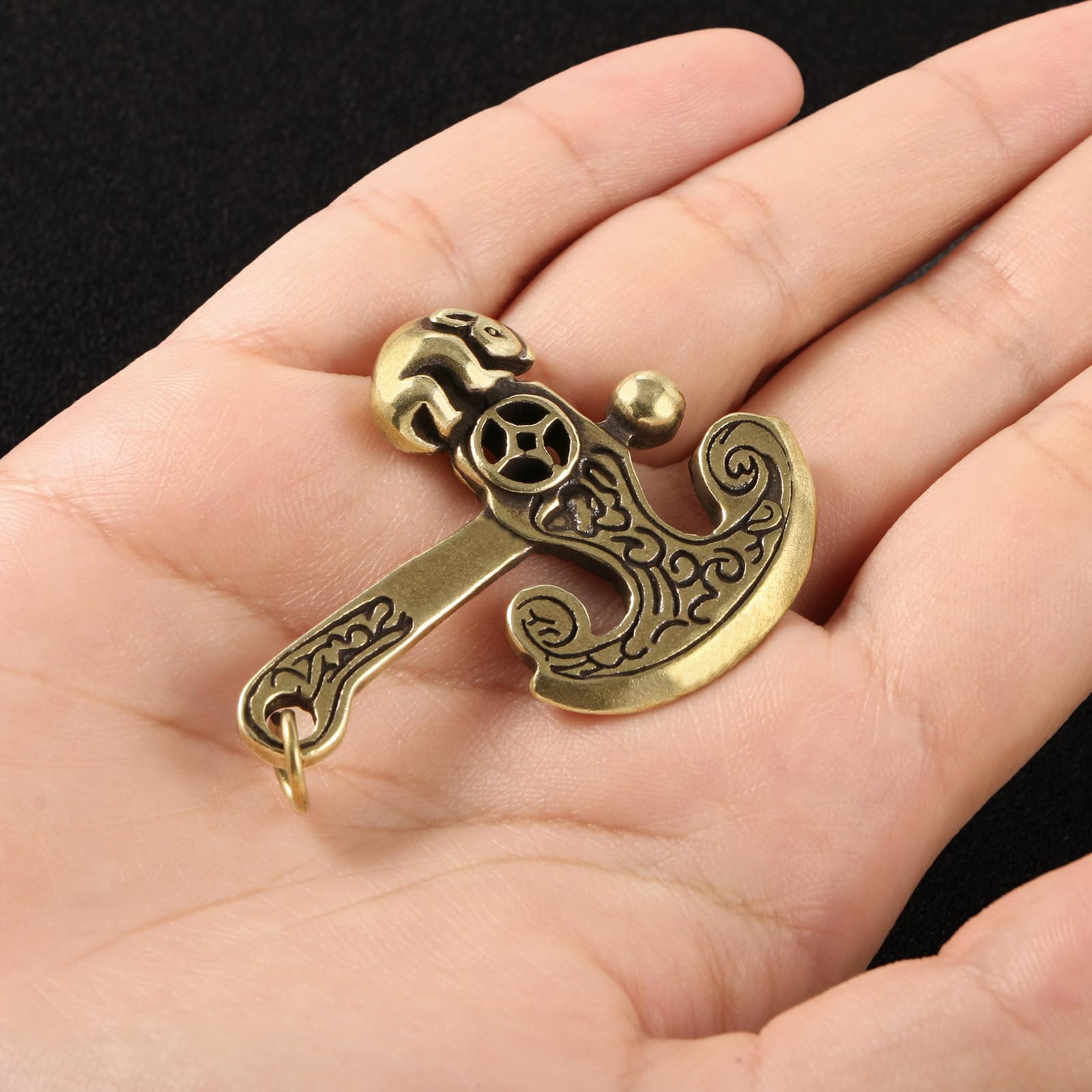 YANGPZFC Small Copper Brass Axe Keychain Ornament Rustic Brass Statue For Desk Decor, Handcrafted Vintage Sculpture